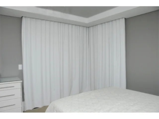 Cortina instalada em ambiente interno