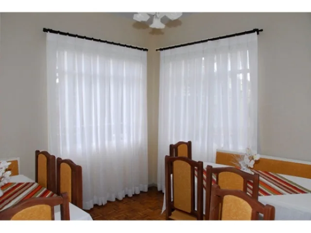 Cortina instalada em ambiente interno