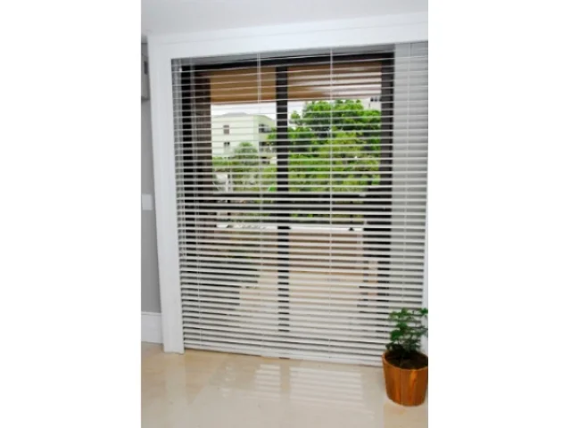 Persiana instalada em ambiente interno